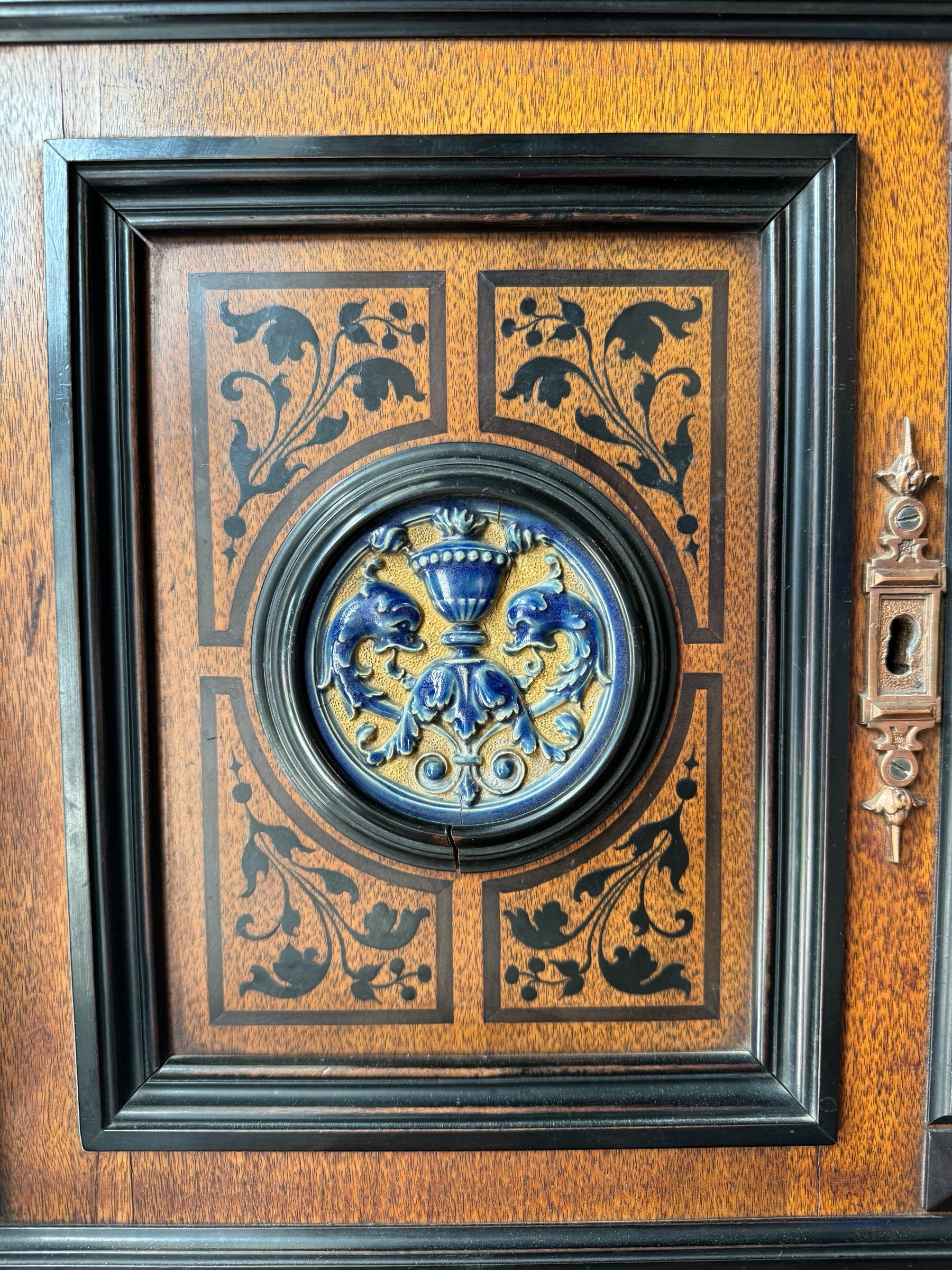 Writing desk
Antique
Victorian
19th-century
English
Walnut
Parcel-ebonized
Construction & Craftsmanship:
Dovetail joints
Handcrafted
Solid wood
Plank construction
Joinery
Construction details
Traditional woodworking