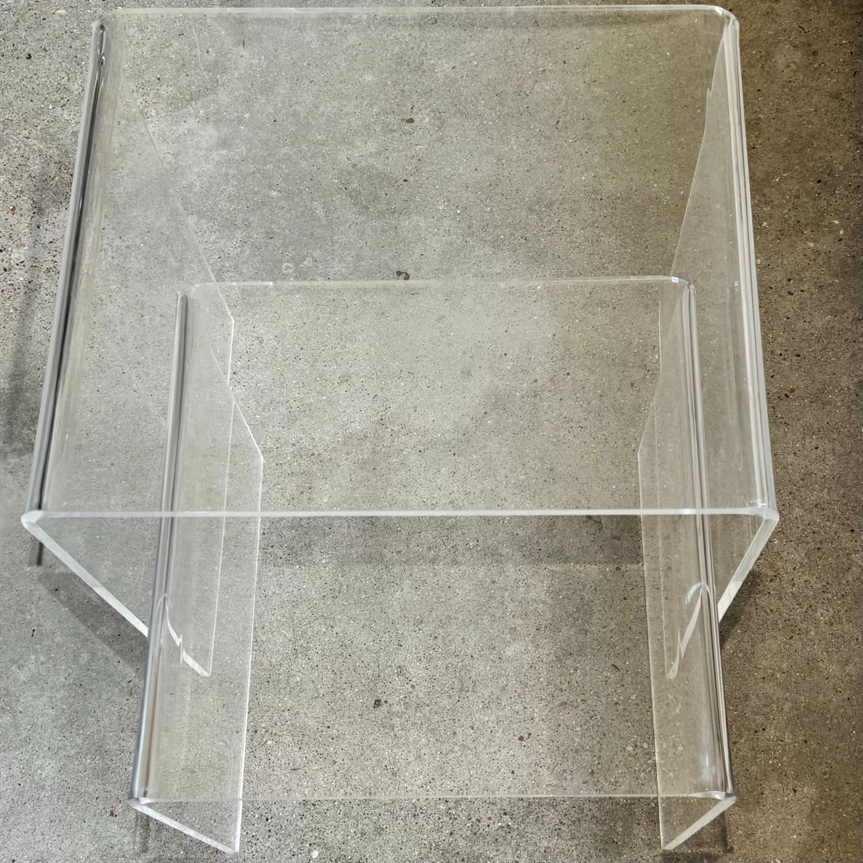 waterfall
Table
small table
Side table
Occasional table
nesting table
modern
lucite
Home
Coffee table
Art Deco
1970s