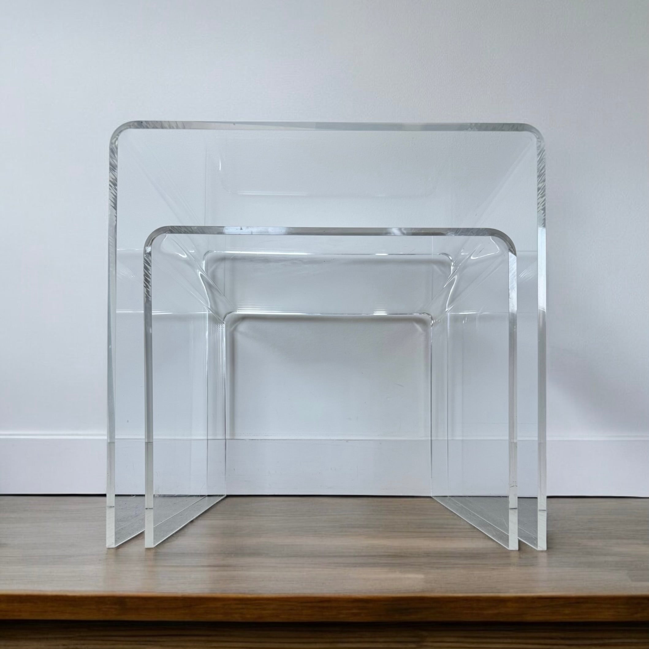 waterfall
Table
small table
Side table
Occasional table
nesting table
modern
lucite
Home
Coffee table
Art Deco
1970s