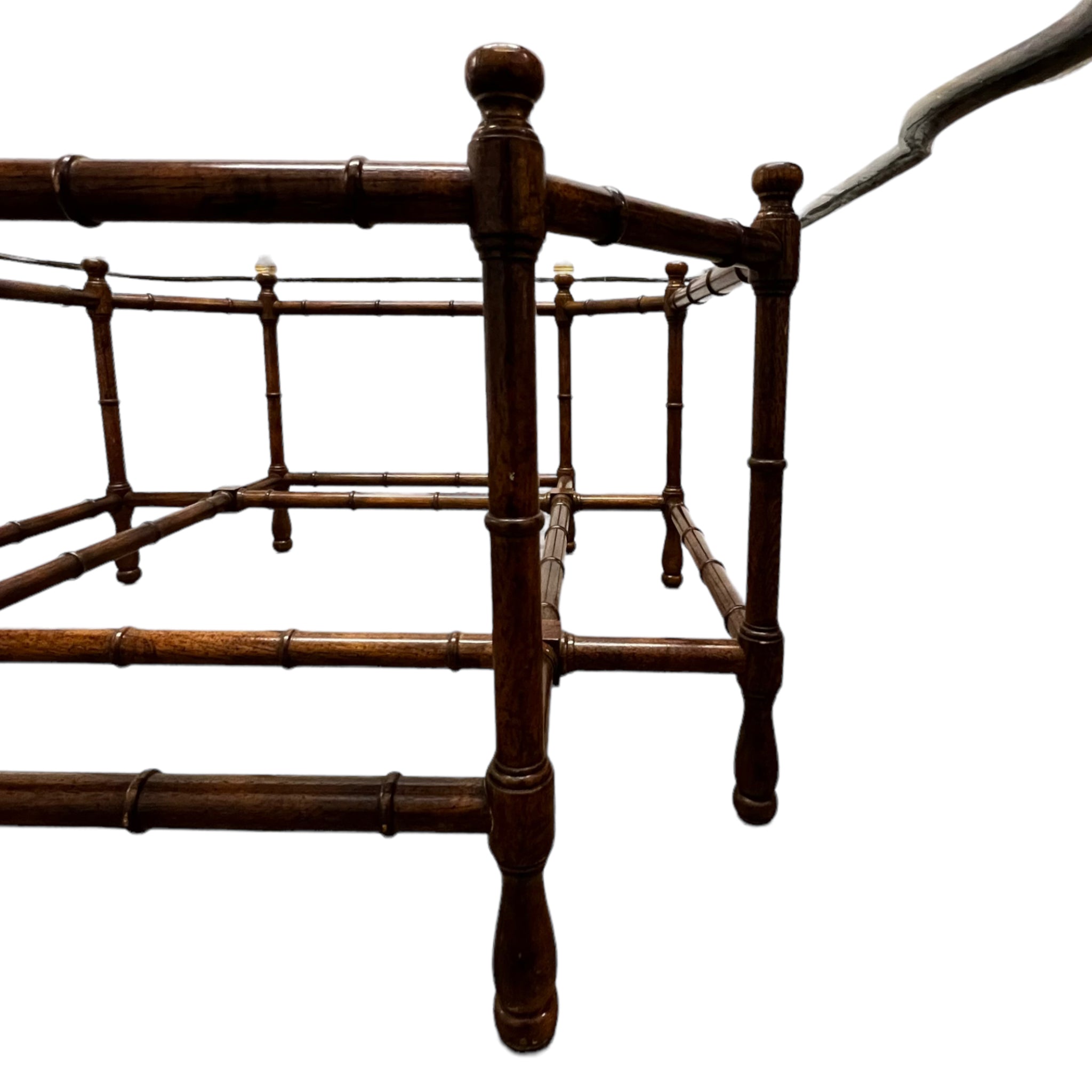 table
scalloped
metal
Home
glass
faux bois
Coffee table
brass
bamboo
baker furniture
1970s
octagonal