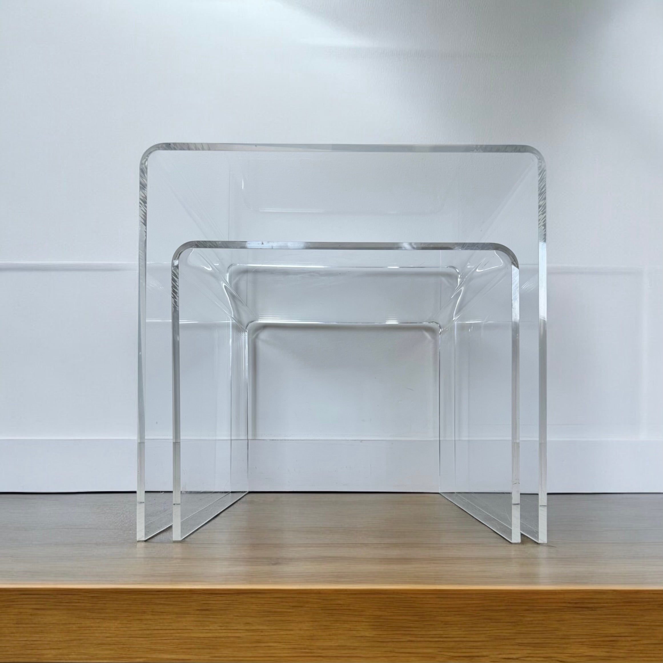 waterfall
Table
small table
Side table
Occasional table
nesting table
modern
lucite
Home
Coffee table
Art Deco
1970s