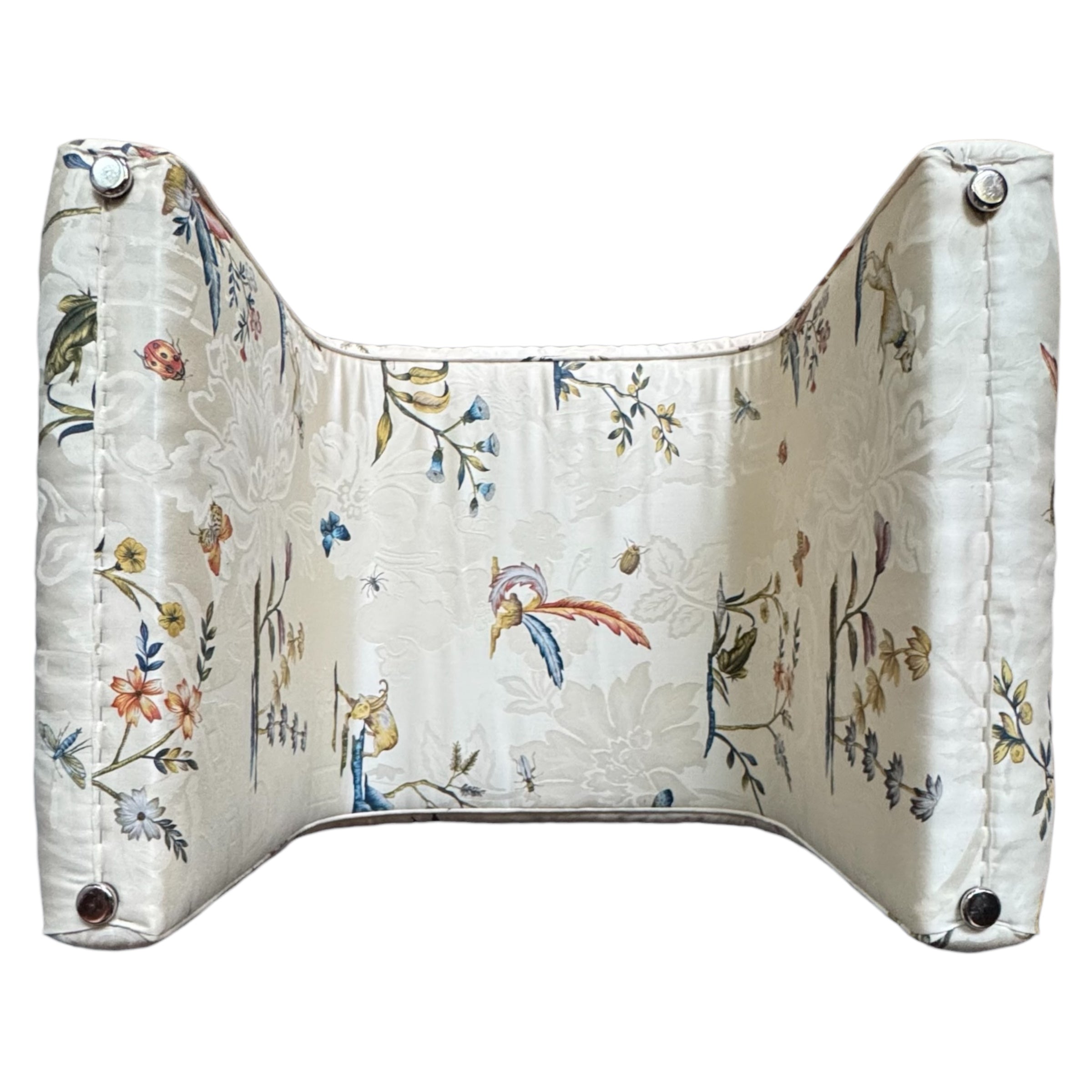 upholstered
small bench
Seating
Schumacher fabric
Postmodern
living room
ladybugs
ivory
Home
Floral
bugs
bench
bedroom
A Reimagined Classic: Schumacher Upholstered Waterfall Bench
1980s
Waterfall Bench
Schumacher Waterfall Bench
1980s Bench
vintage bench