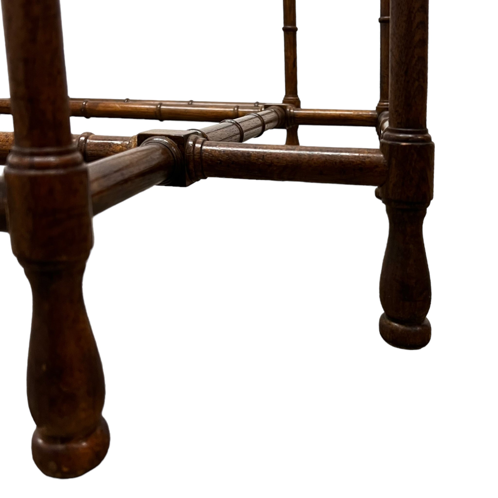 table
scalloped
metal
Home
glass
faux bois
Coffee table
brass
bamboo
baker furniture
1970s
octagonal