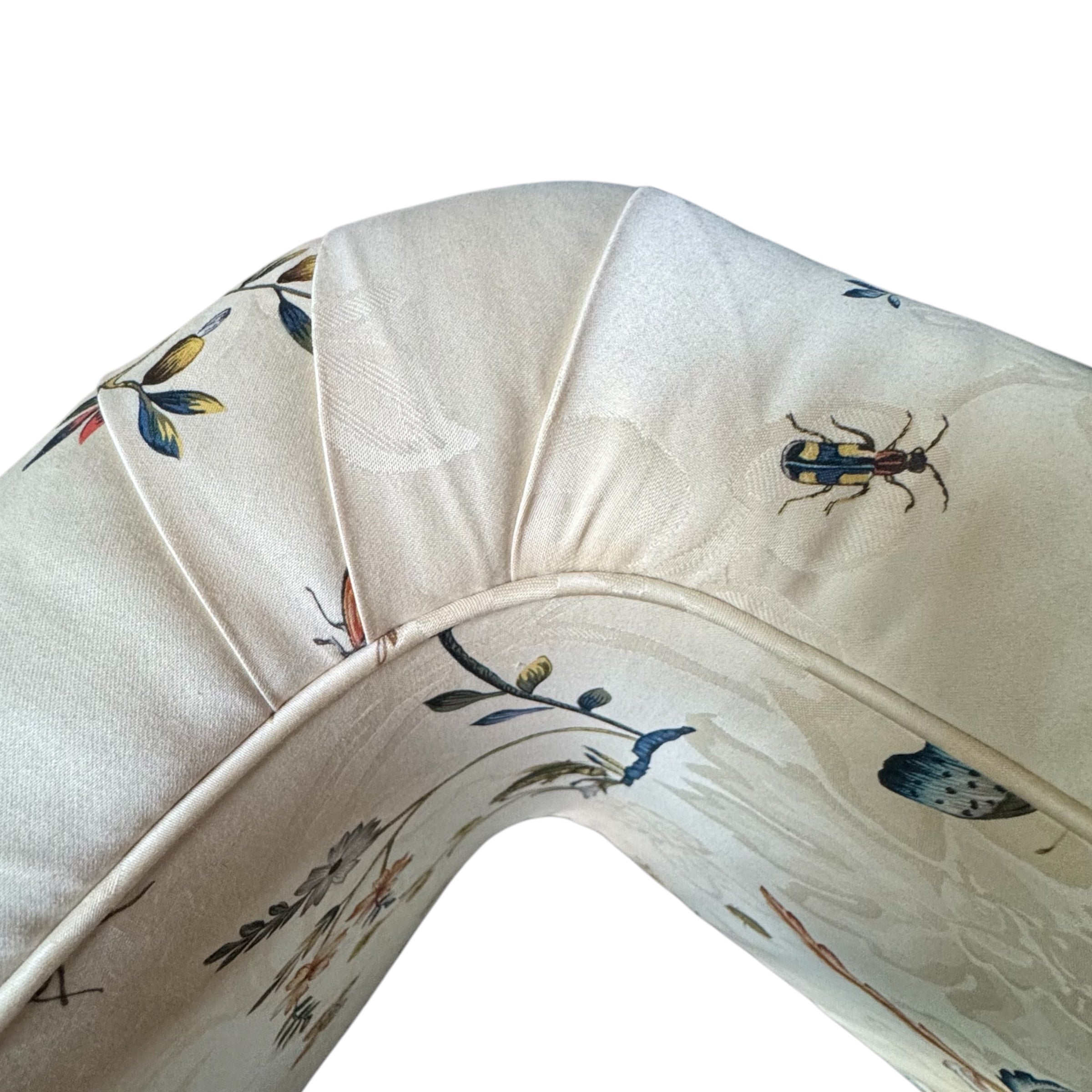 upholstered
small bench
Seating
Schumacher fabric
Postmodern
living room
ladybugs
ivory
Home
Floral
bugs
bench
bedroom
A Reimagined Classic: Schumacher Upholstered Waterfall Bench
1980s
Waterfall Bench
Schumacher Waterfall Bench
1980s Bench
vintage bench