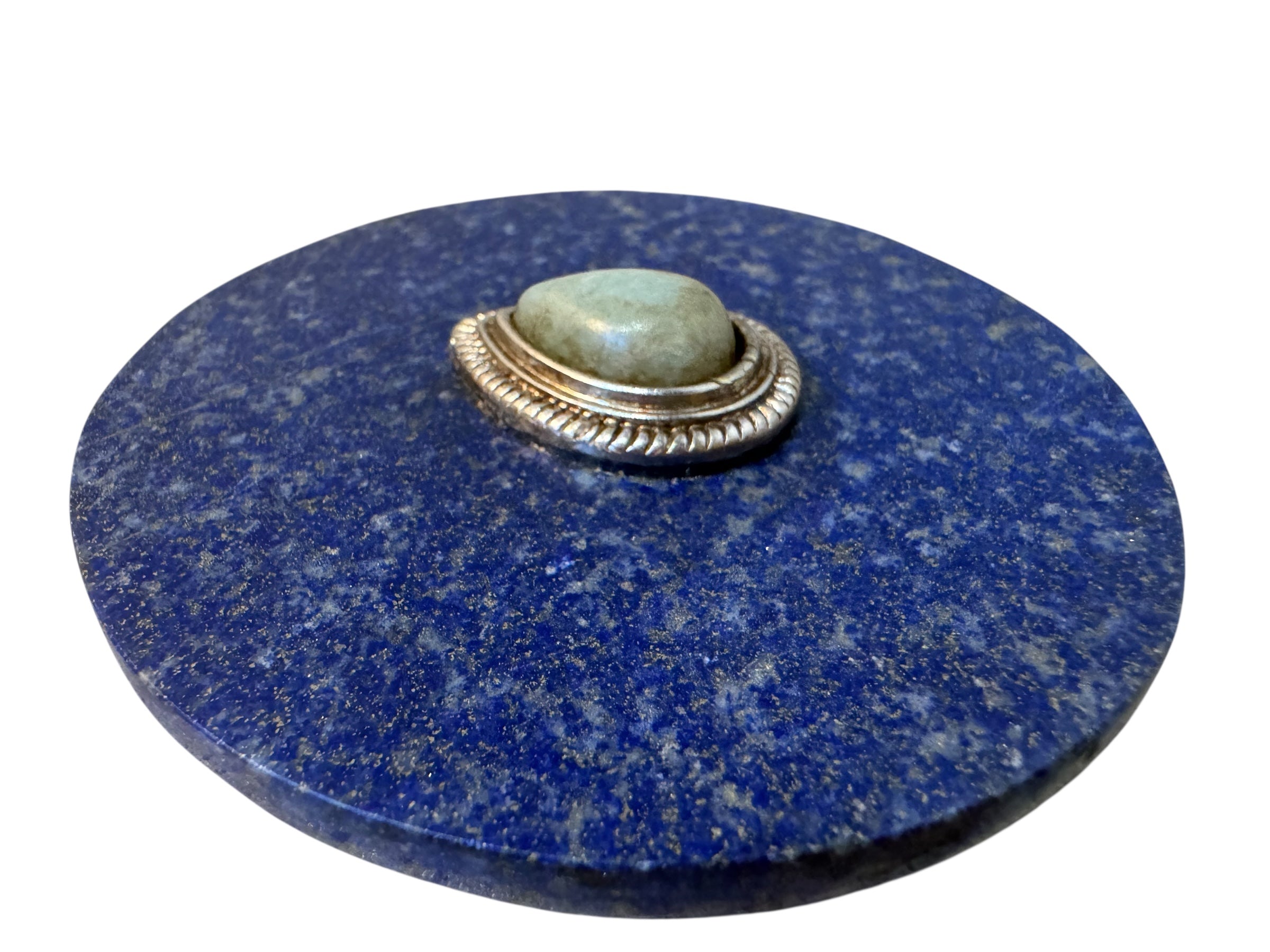 Close-up deep blue Lapis Lazuli box featuring octagonal shape pearly Labradorite cabochon silver setting on lid