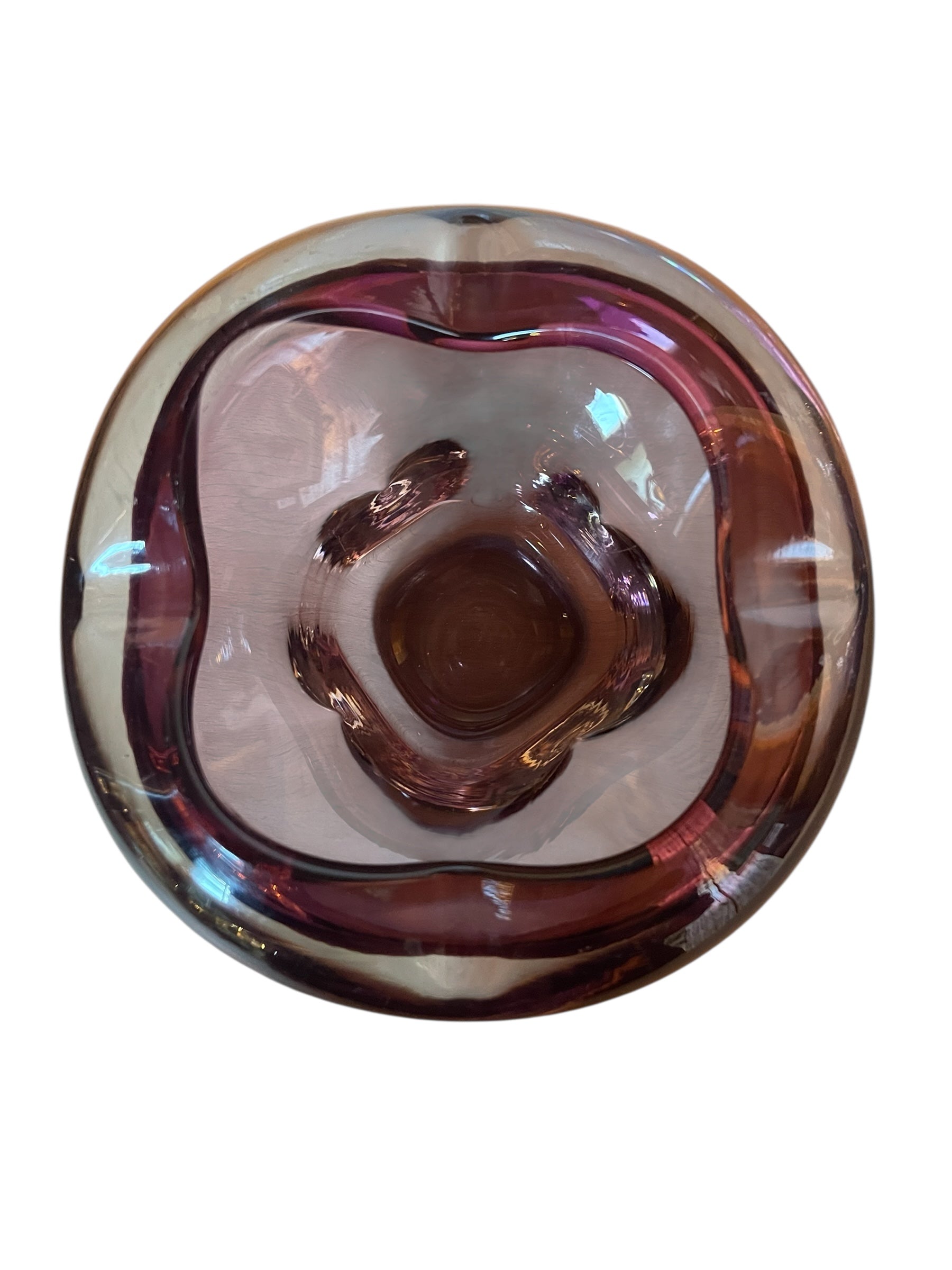 Amethyst Murano glass ashtray in a petal shape with indentions, a vintage design object.