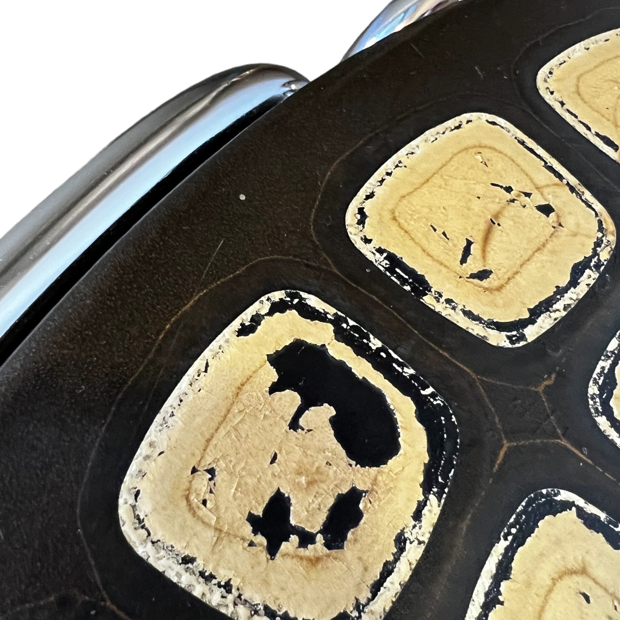 Vintage
UK
tortoise
tea table
Table
Side table
Occasional table
mandala
Entry table
Coffee table
Chrome
1970s
leather-like tortoise shell design
mandala design
geometric
geometric design
patterned table top
groovy
chrome table
chrome table austin