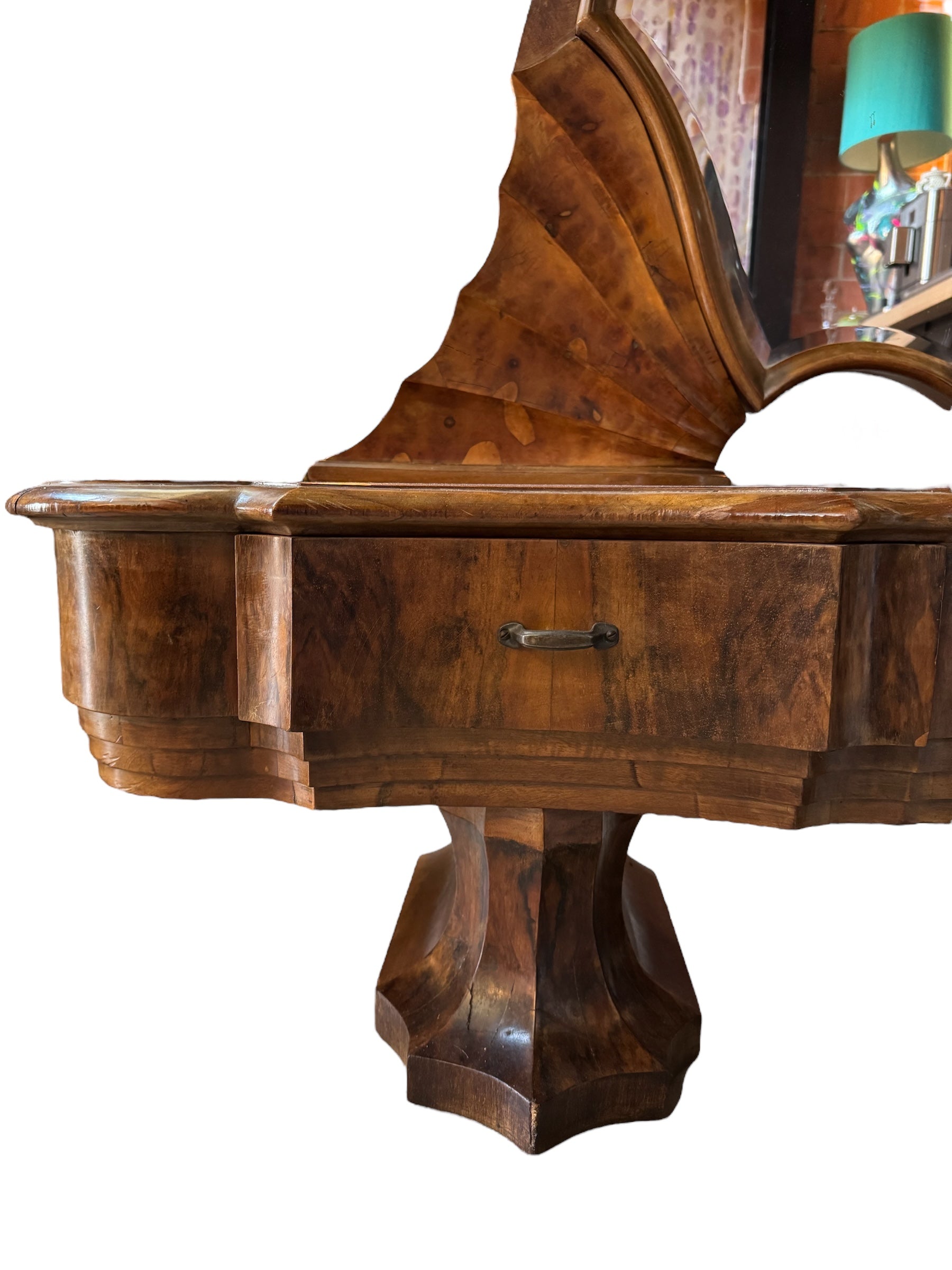 wood
Walnut
Vanity
Mobilificio Bertero
Mirror
italian
Home
dressing table
console
burl wood
bedroom
Art Deco
1940s
1930s
Italian Art Deco Vanity attributed to Mobilificio Bertero
Italian Art Deco Vanity
Art Deco Vanity
vintage vanity
vintage italian vanity