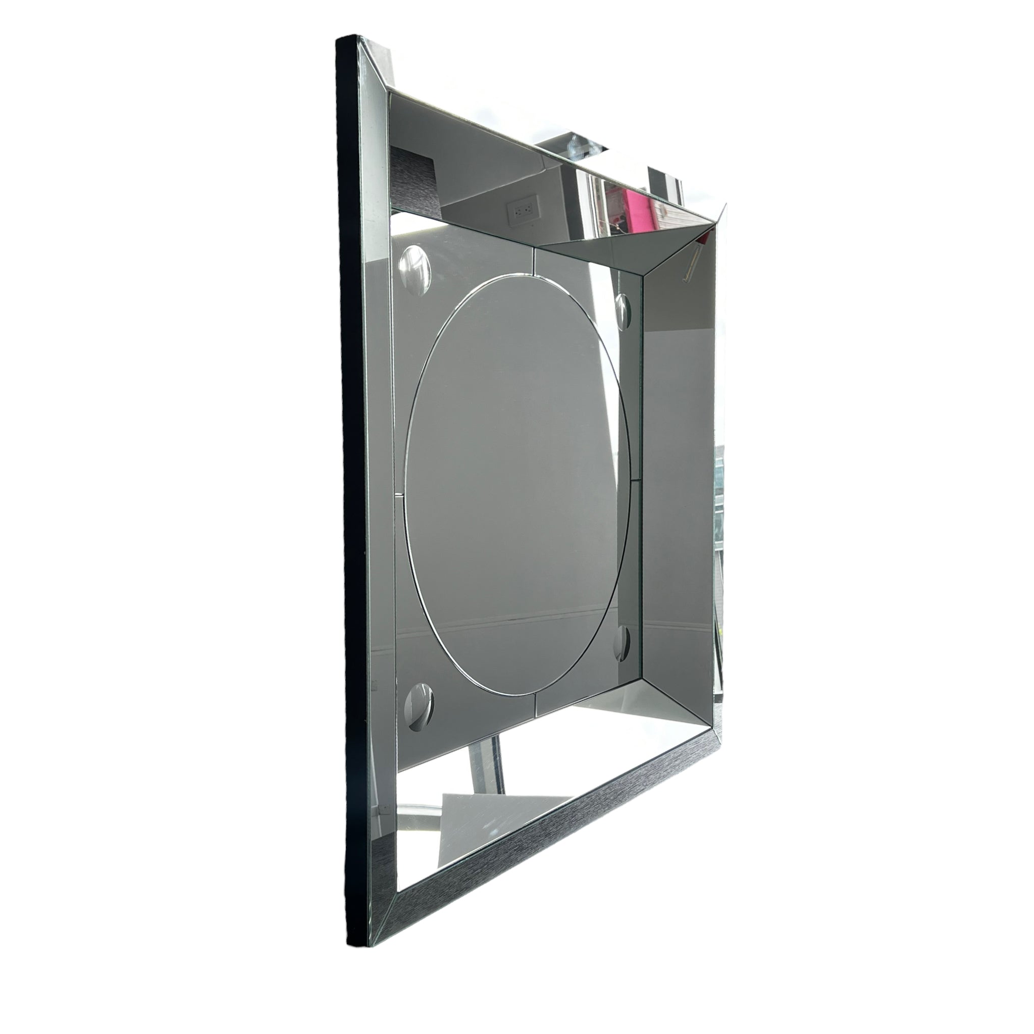 silver
shiny
mirror
living room
Home
geometric
Chrome
1980s
square
Art Deco