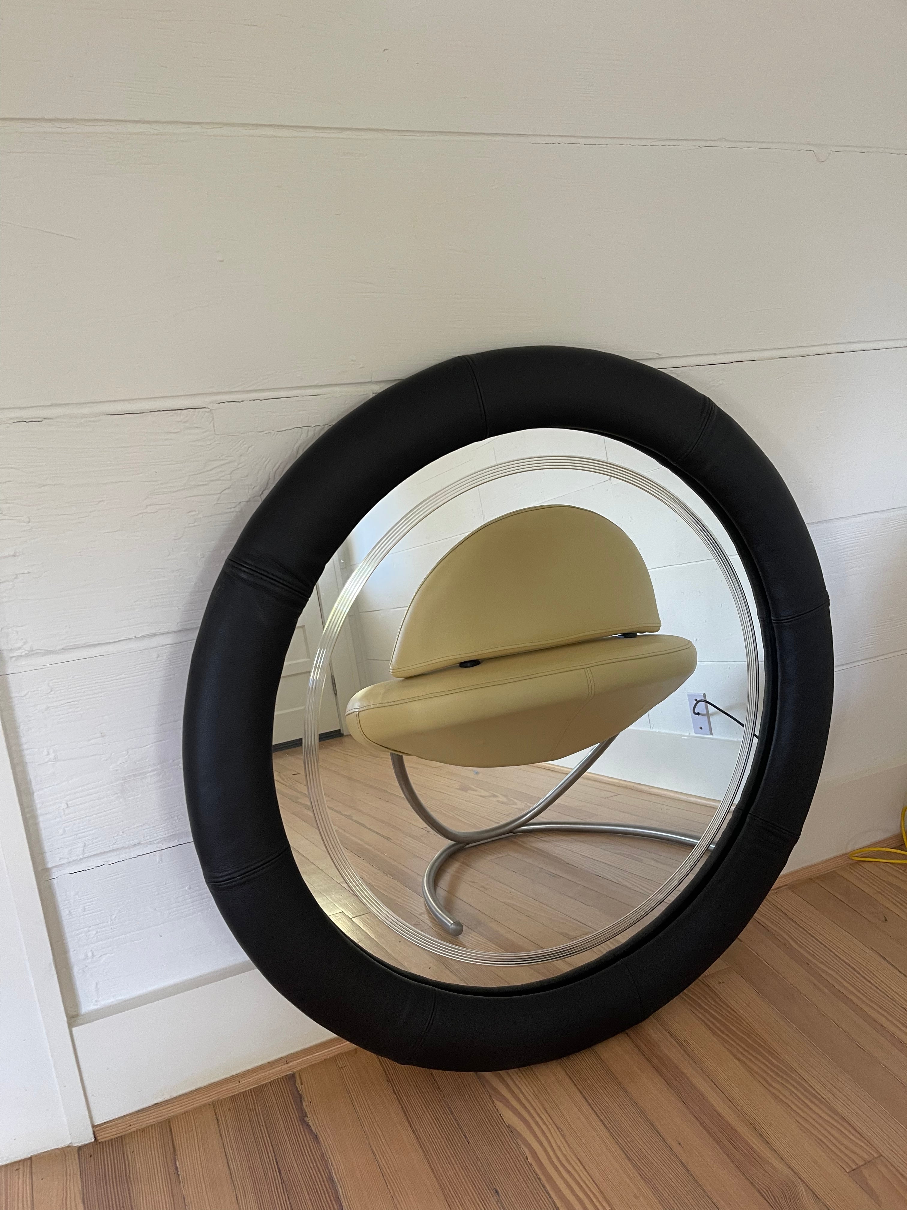 Postmodern
post modern
Mirror
living room
leather
Home
Contemporary
Black
Vintage
upholstered
round