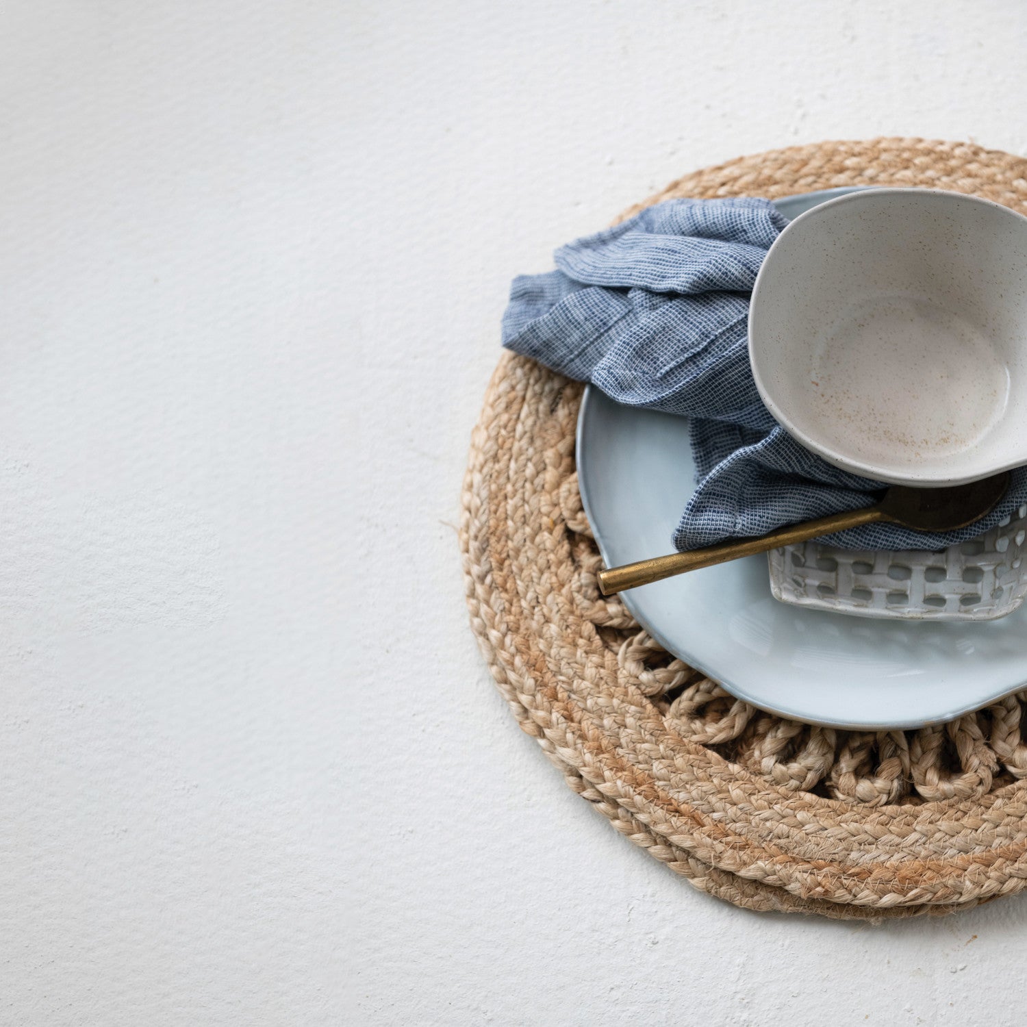 Table Top
Placemat
Natural
Kitchen
jute
Home
gift idea
entertaining
dining room
dining essentials
dining
charger
India
hand woven
Woven