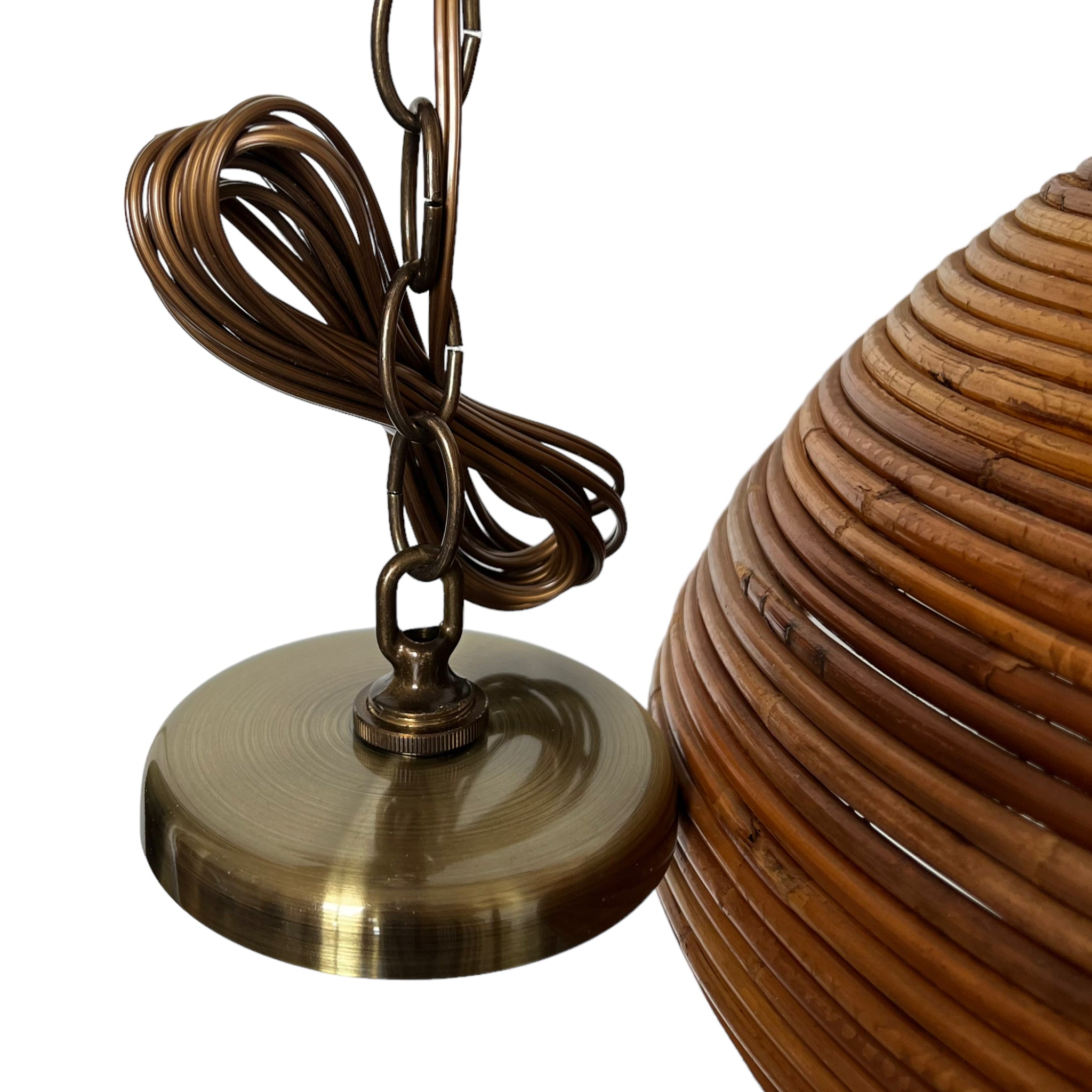 Vintage
Tropical
reed
rattan
patina
Overhead lighting
living room
Lighting
Lamp
italian
Home
dining room
chandelier
Brass
1960s
restored
textural
hanging lamp