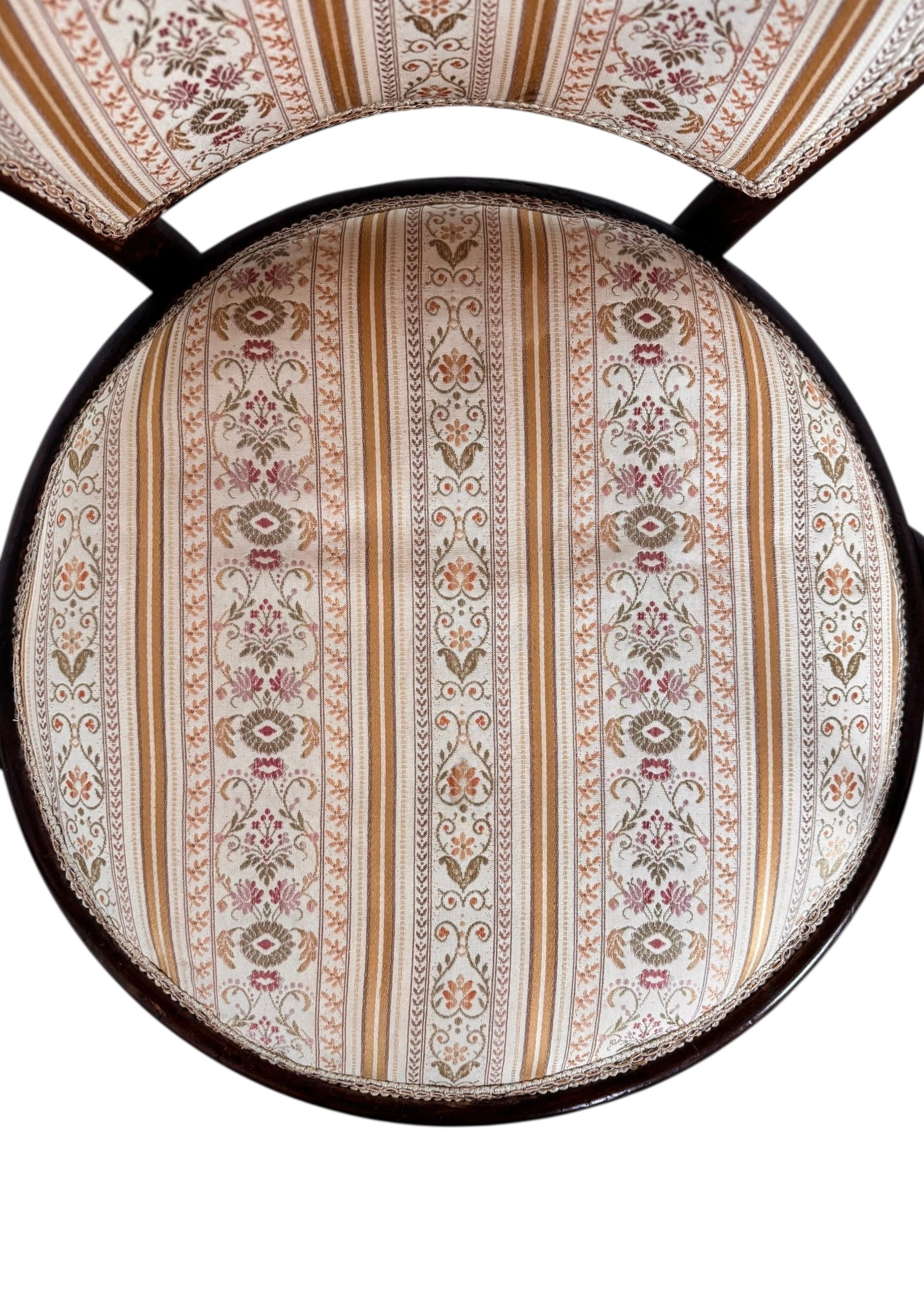 Bentwood & Upholstered chairs with looping arms, backrest rail and under-seat supports with steam-bending beechwood