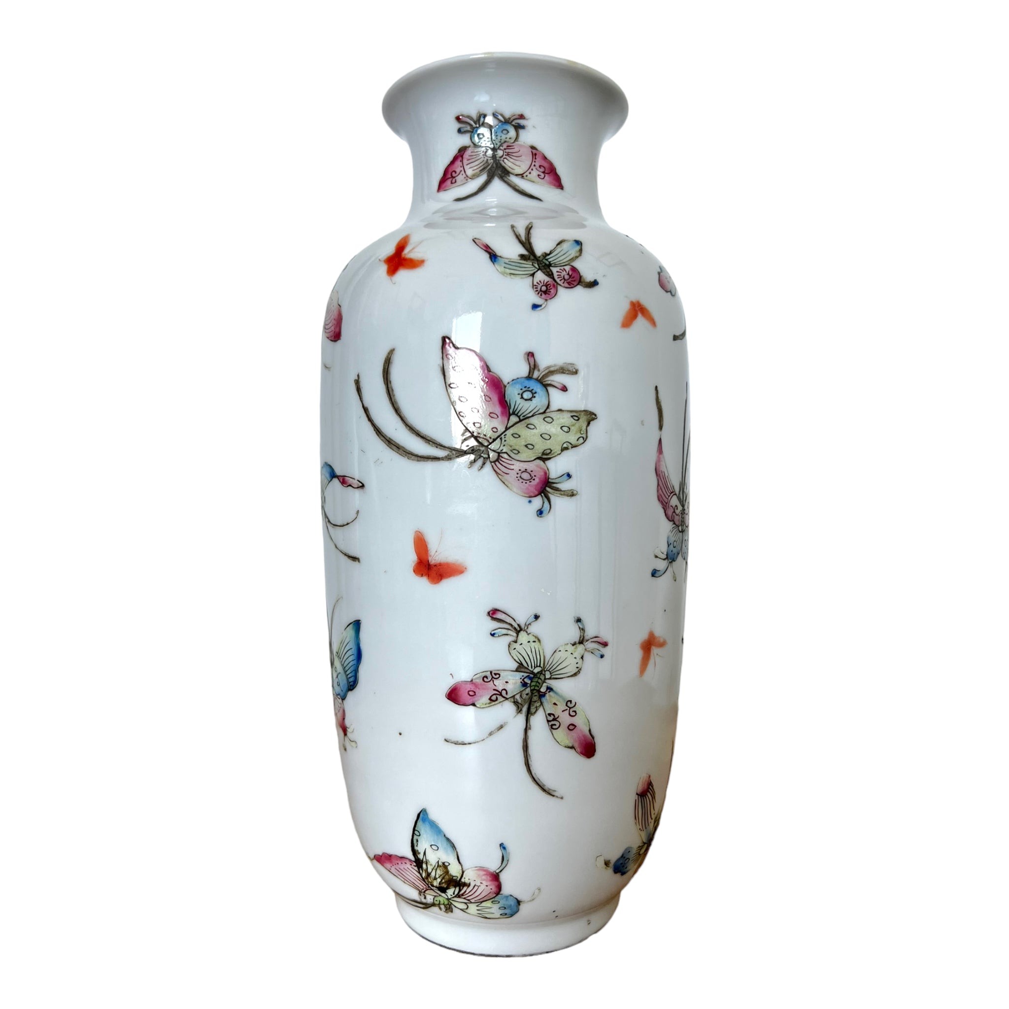 Madam Butterfly 陶器 置物 Qing Dynasty Butterfly Porcelain Vase (1796-1820) – ByCloudia