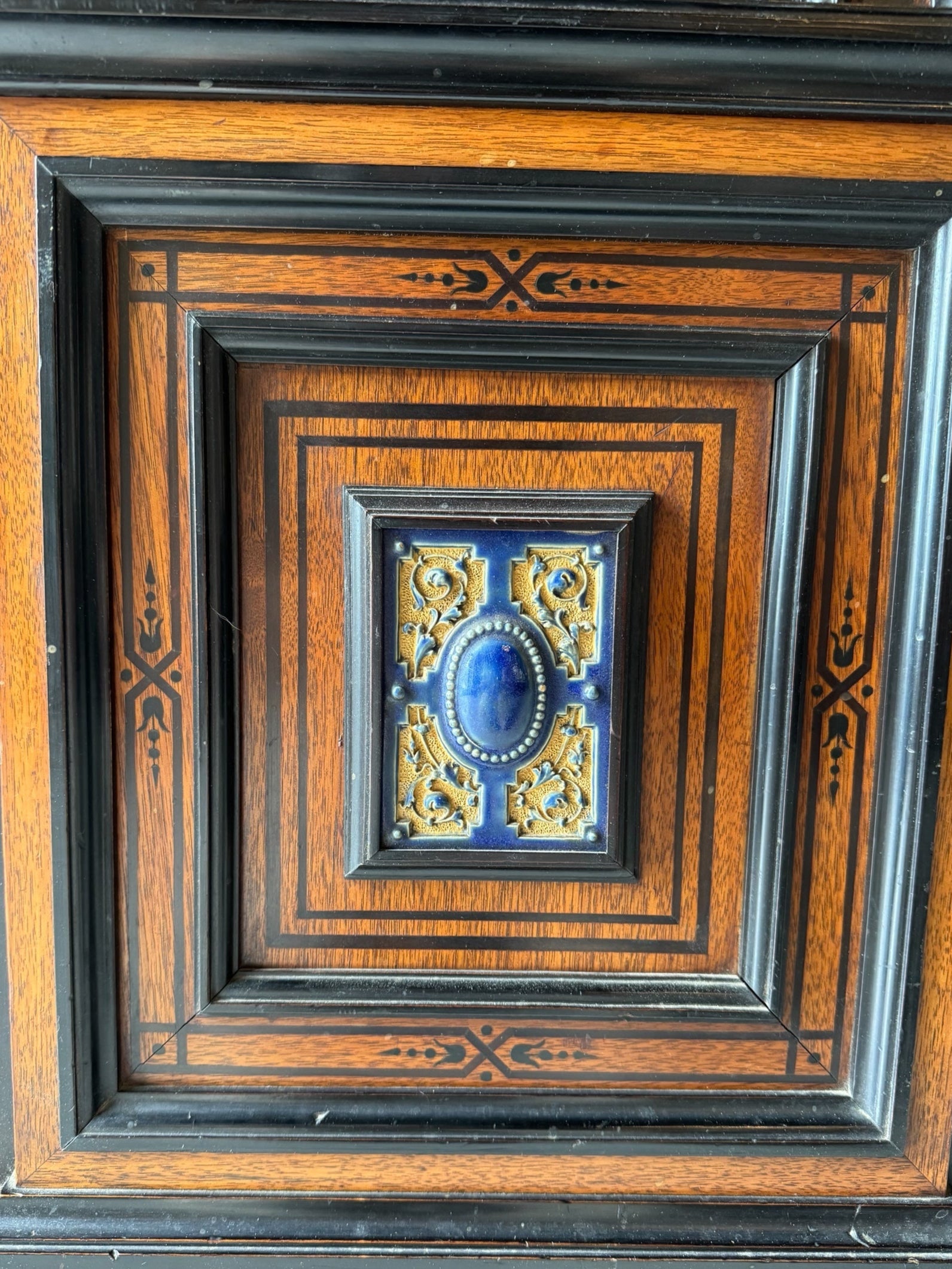 Writing desk
Antique
Victorian
19th-century
English
Walnut
Parcel-ebonized
Construction & Craftsmanship:

Dovetail joints
Handcrafted
Solid wood
Plank construction
Joinery
Construction details
Traditional woodworking
