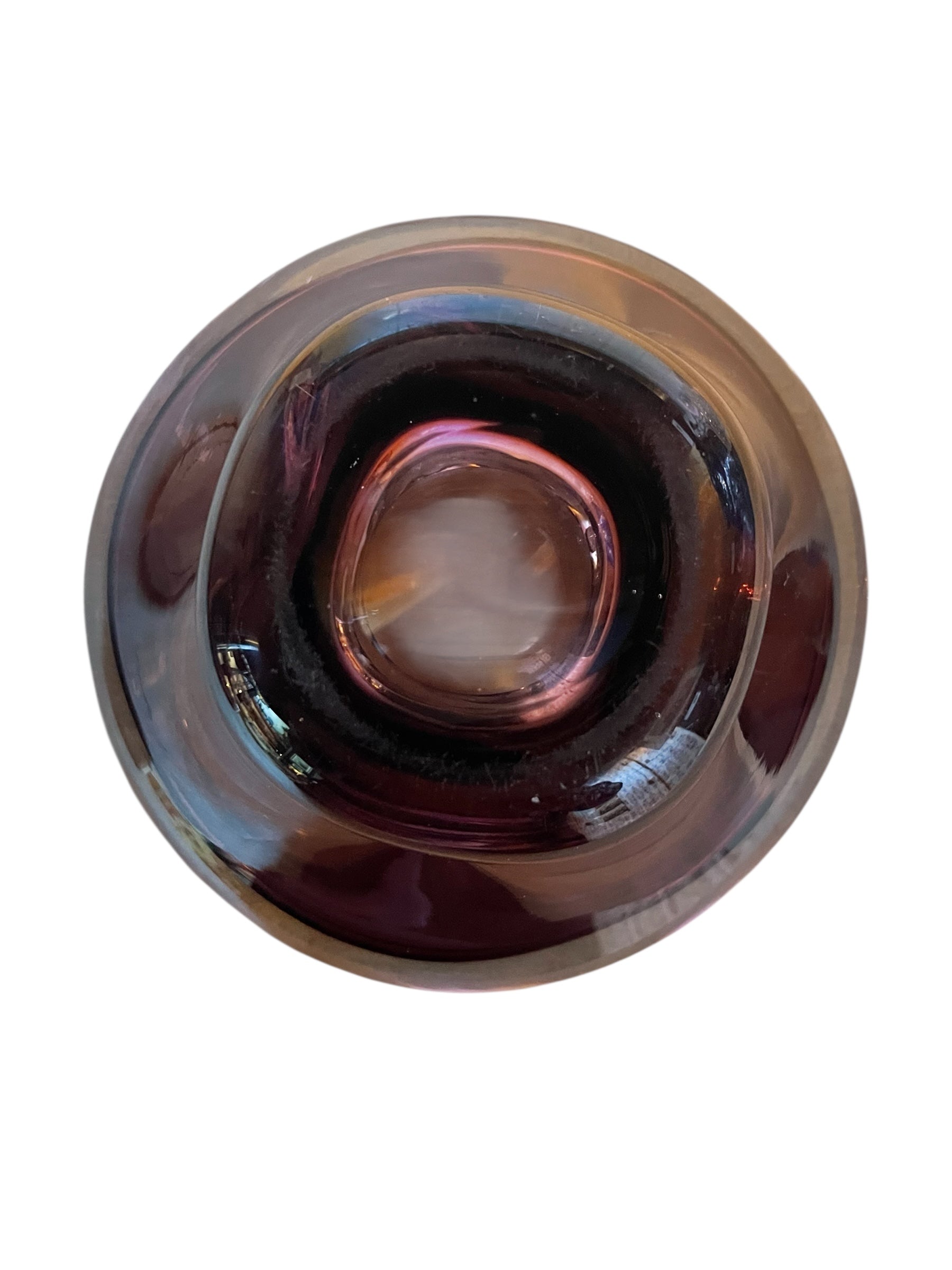 Amethyst Murano glass ashtray in a petal shape with indentions, a vintage design object.