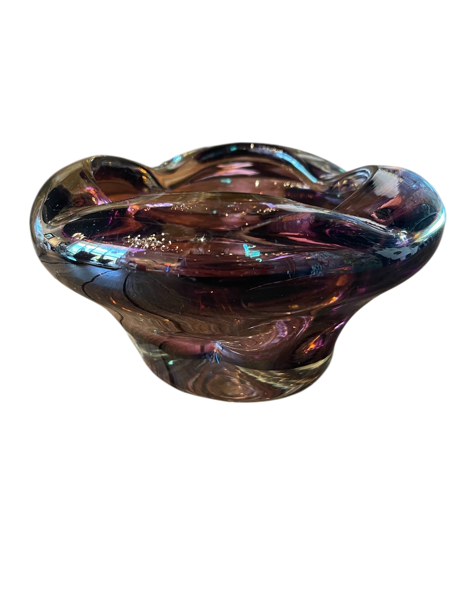 Amethyst Murano glass ashtray in a petal shape with indentions, a vintage design object.