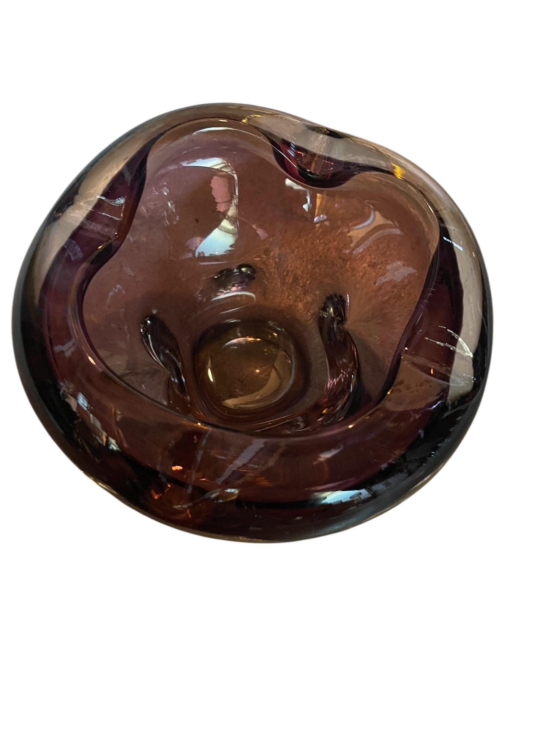 Amethyst Murano glass ashtray in a petal shape with indentions, a vintage design object.