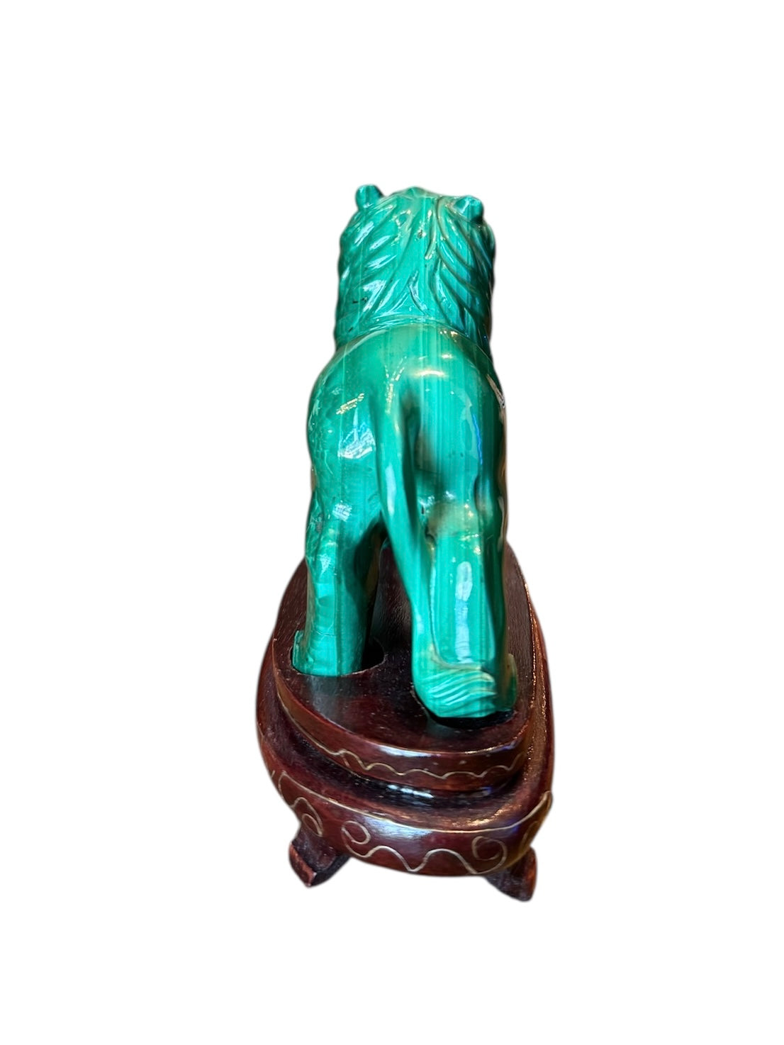 Polished Malachite Lion on Wooden Stand 
Malachite Sculpture with Stand for Decor 
Malachite Lion Art on Display Stand 
Powerful Malachite Lion Sculpture - Design Object 
Geometric Malachite Sculpture - Lion
Striking Malachite Animal Sculpture: Lion 
